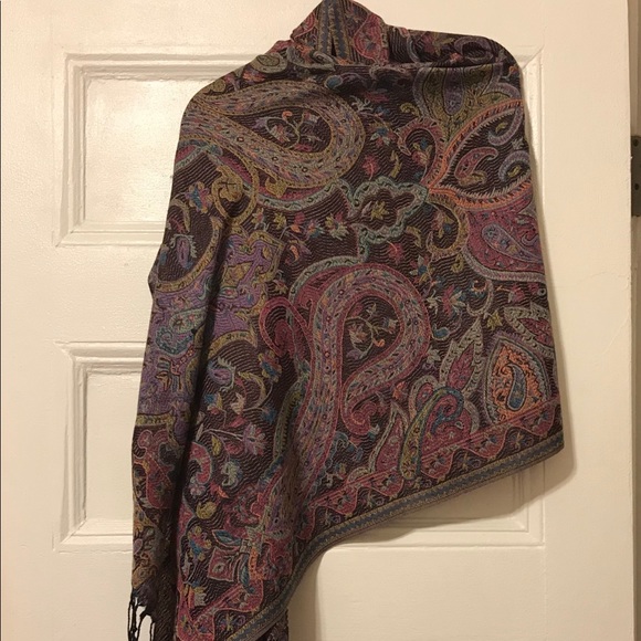 Modern Colors Accessories - NWOT. Modern Expressions Multicolor Paisley scarf.